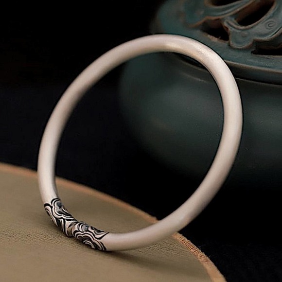 Sterling Silver Irregular Flower Pattern Bangle Bracelet - Picture 9 of 16